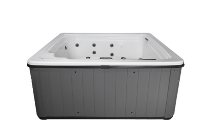 Relaxing and Premium Quality Built 6 Person Hot Tub