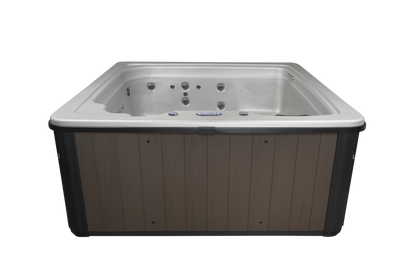 Relaxing and Premium Quality Built 6 Person Hot Tub