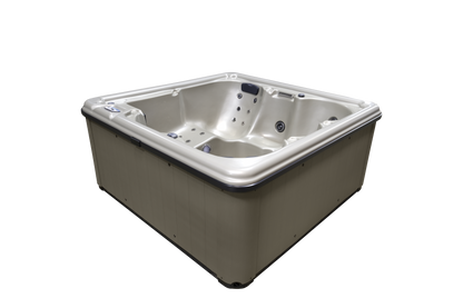 Relaxing and Premium Quality Built 6 Person Hot Tub