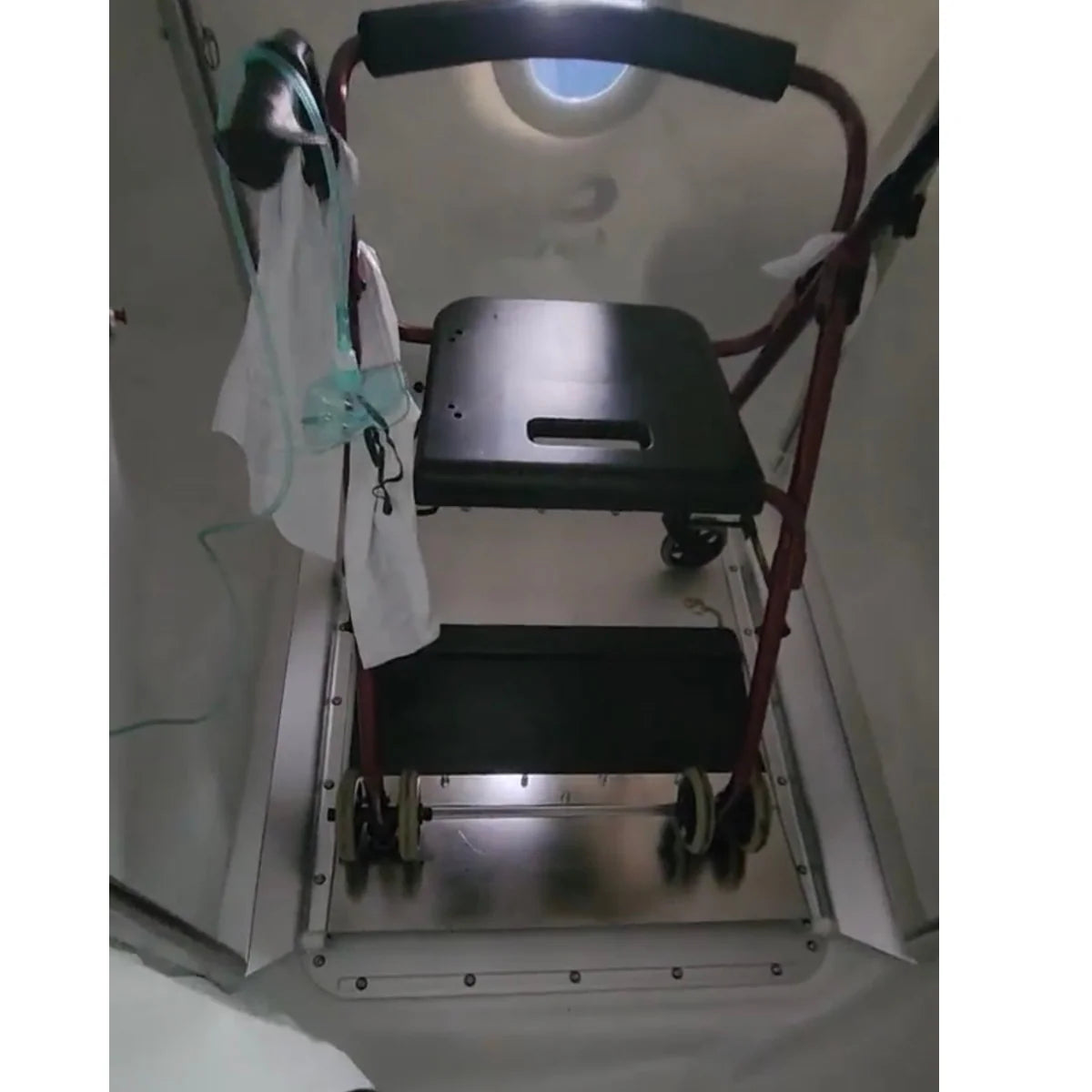 AIRVIDA Chair Pro 1.4 ATA Hyperbaric Chamber for Fast Recovery